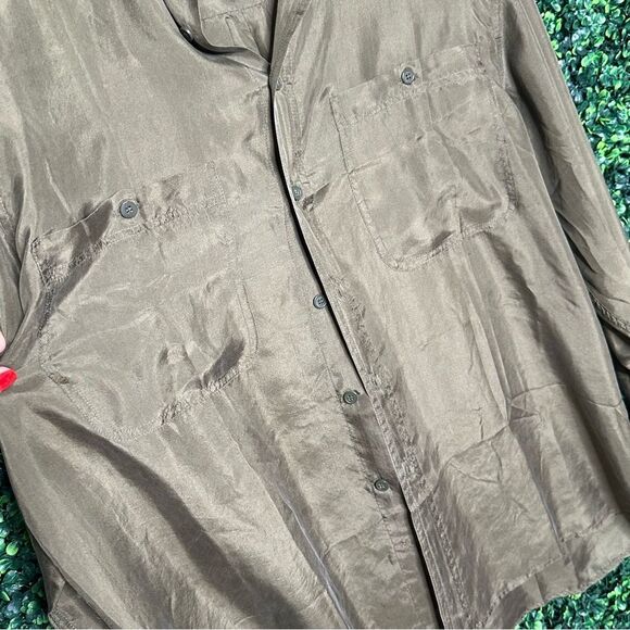 Vintage Olive Green 100% Silk Soft Button Down Top Sz Medium - Picture 3 of 5